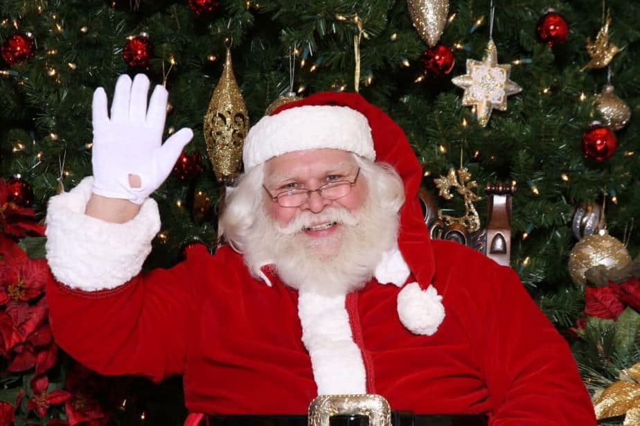 Santa at Von Maur at the Corners of Brookfield