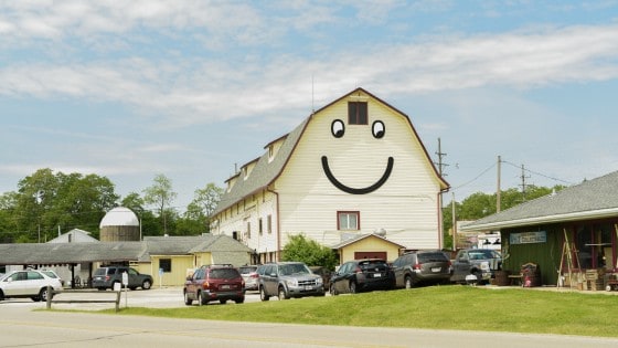 Mukwonago Smiley Barn